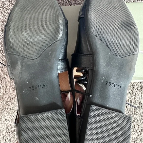 Black Ballet flat with cutouts. - Picture 5 of 5